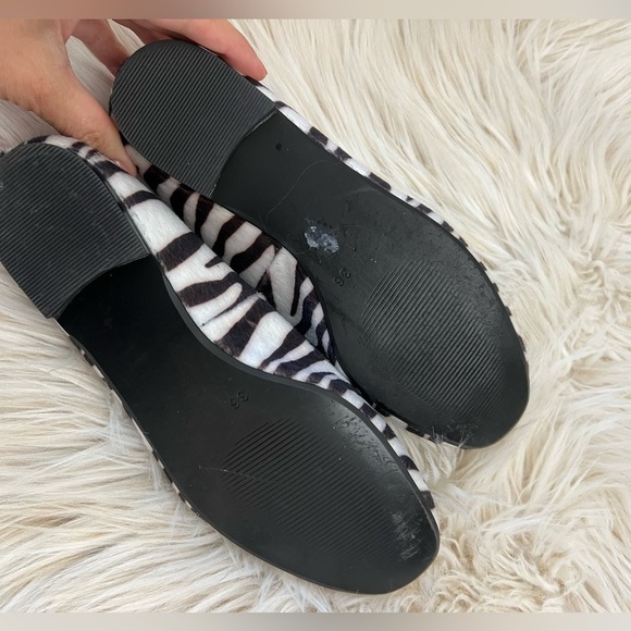 PIOMBO Zebra Print Loafers Women’s Size 36 (US 6) Faux Pony Hair Slip-On Flats - Picture 4 of 5
